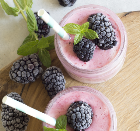 Bangin’ Berry Beauty Super Smoothie Recipe- SuperFeast USA