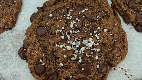 Ashwagandha Dark Chocolate Chip Cookies With Sea Salt